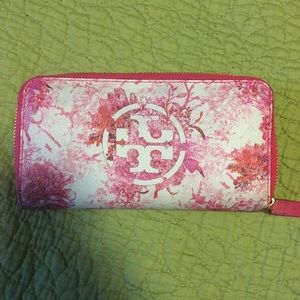 Tory Burch wallet